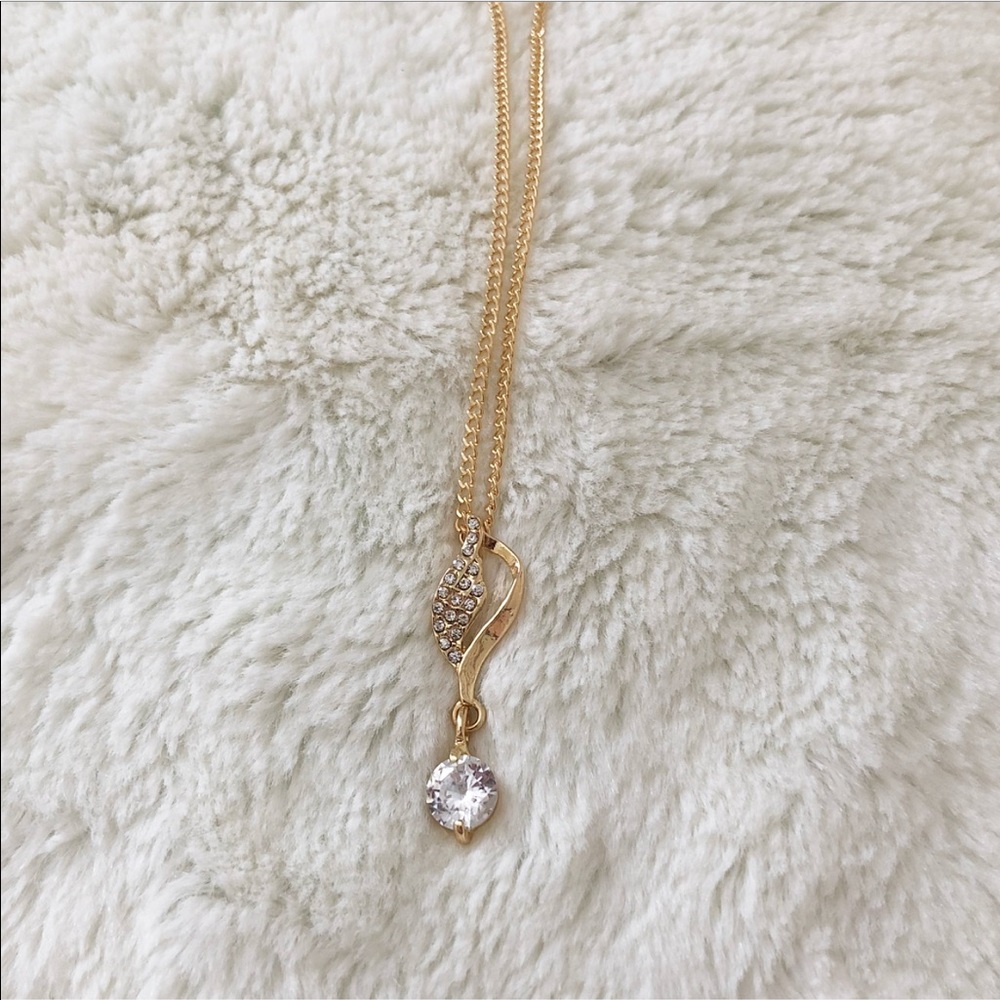 *NWOT* Dainty Gold Rhinestone Necklace 3